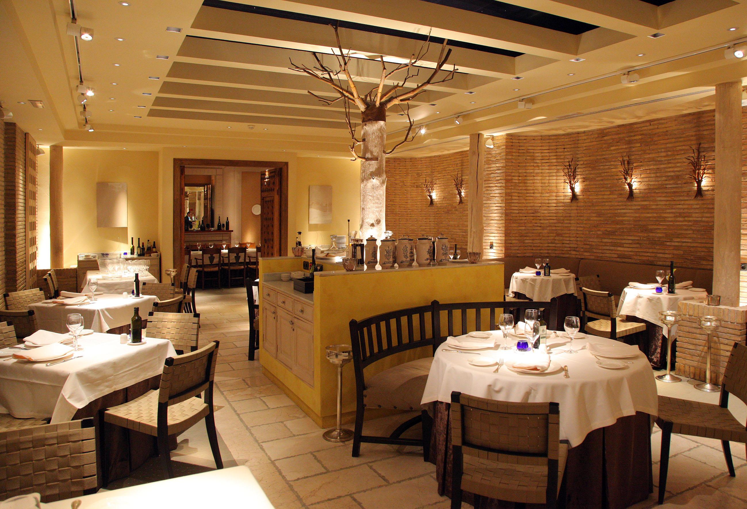 Hotel Palafox Zaragoza Eksteriør bilde Interior of the restaurant