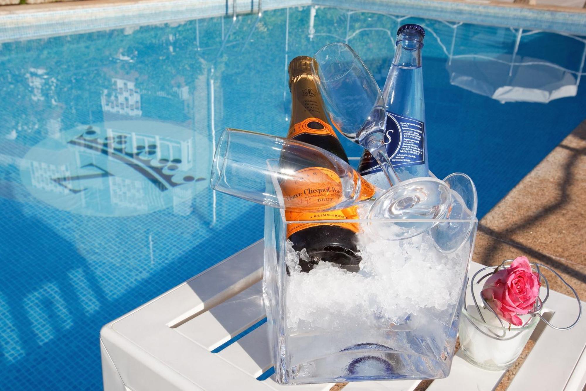 Hotel Palafox Zaragoza Fasiliteter bilde A champagne bucket