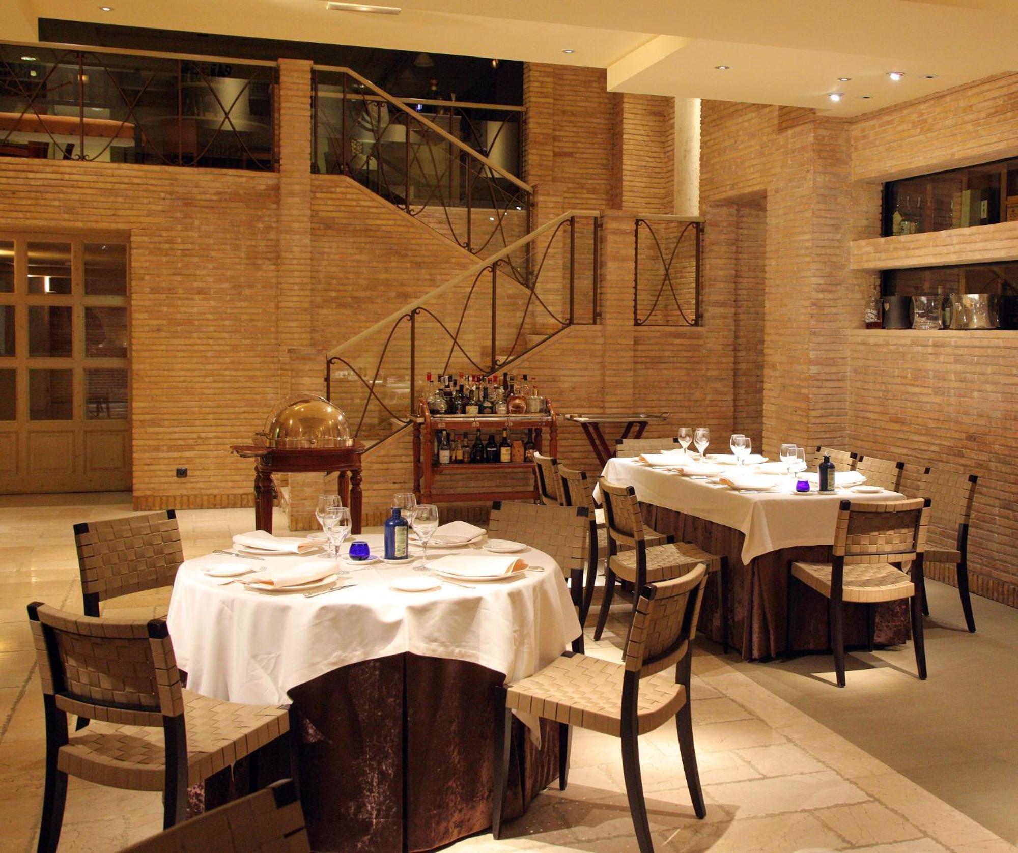 Hotel Palafox Zaragoza Eksteriør bilde Interior of the restaurant