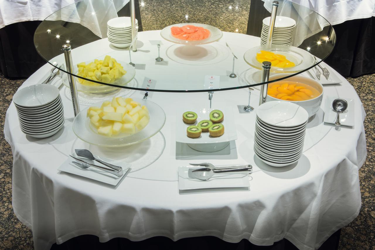 Hotel Palafox Zaragoza Eksteriør bilde A fruit salad